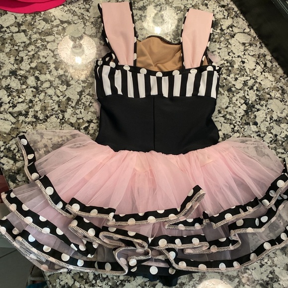 Dance Costumes - Picture 4 of 7